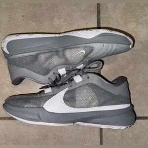 Nike Zoom Freak 5 TB in Gray and White